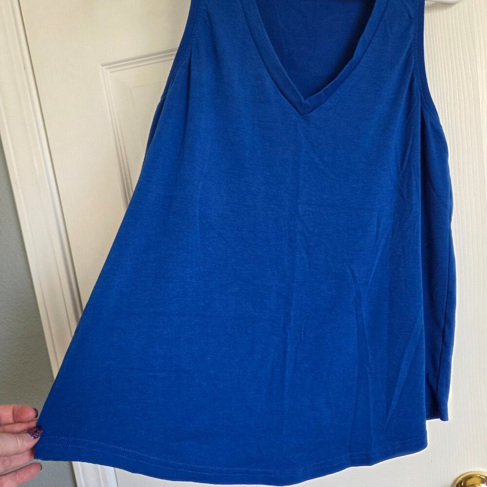 Tank Top Bundle, size Med - Picture 4 of 4